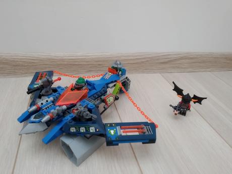 Lego nexo knights stihacka s postou, 