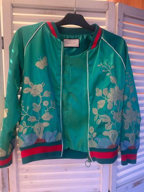 Vyšívaná bunda, s