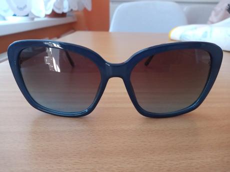 2x slnečné okuliare,