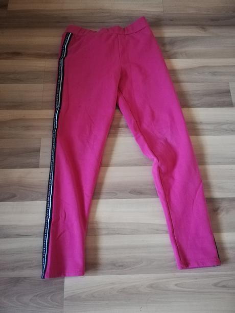 Tepláky na telocvik, 152