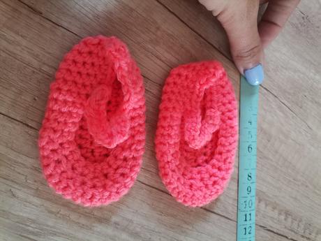 Strikovana set - čelenka a topánočky, 