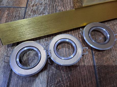 Lampa na stenu+ 3x bodovky otočné, 