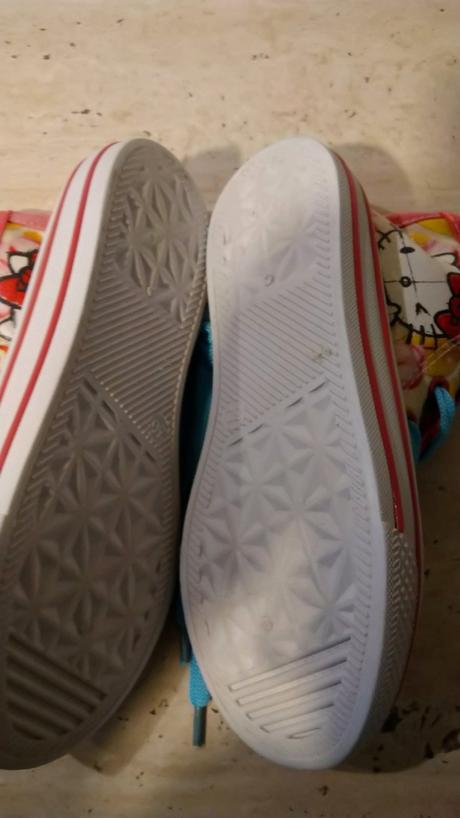 Hello kitty tenisky č. 30, 30