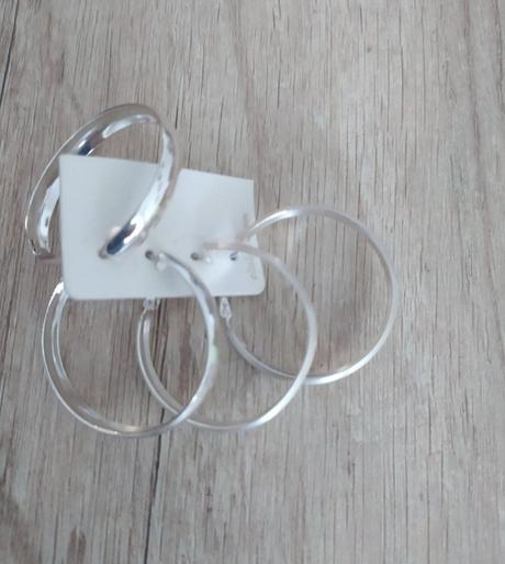 2x kruhové náušnice, 