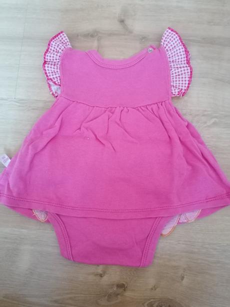 Šaty s bodynkom, 56