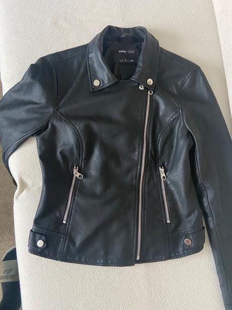 Čierna koženka, sinsay,s