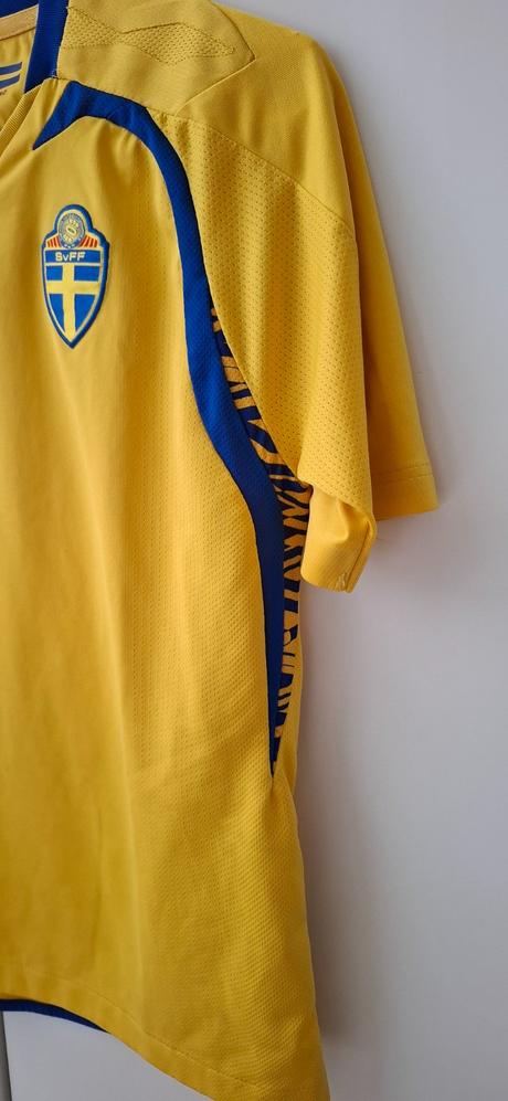 Football shirt by umbro, 158