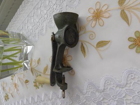 Mlynček na mak-ideal-m iii, čechoslovákia, 