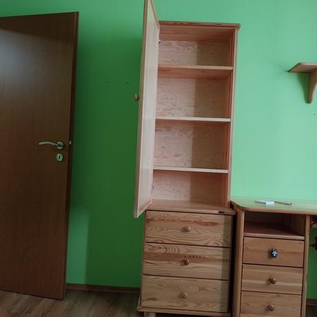 Nábytok detskej izby masív borovica, 