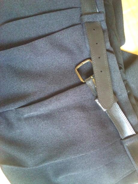 Kvalitný hrubší oblek zn. scorpion, 50