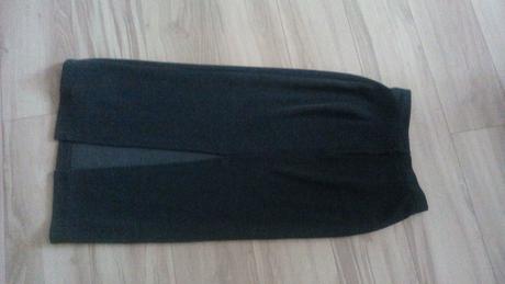 Dlhšia zelená sukňa, 40