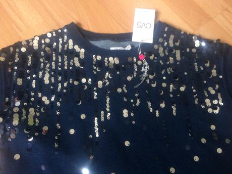 Mikina predĺžená s flitrami, ovs,146