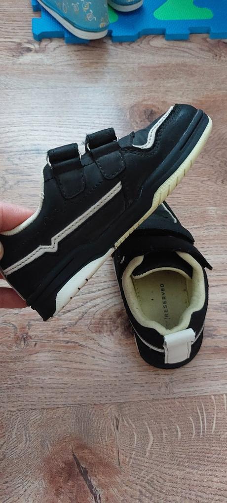 Tenisky, reserved,27