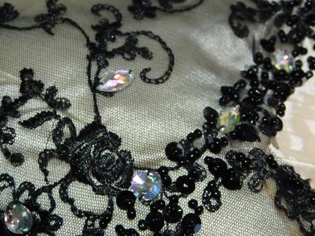 Velmi pekne spolocenske saty, 38