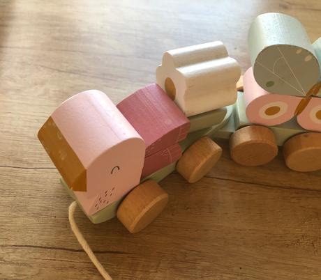 Drevený vláčik kvety a motýle little dutch, 