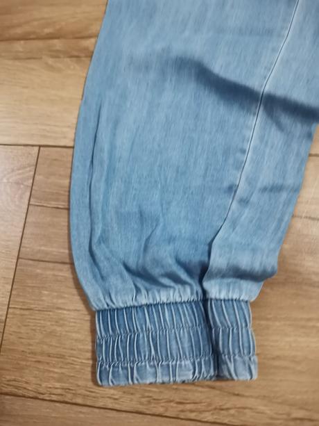 Ľahké nohavice, 36