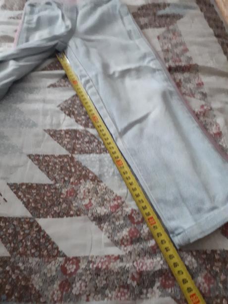 Rifle s rozovym teplakovym pasom na boku, 128