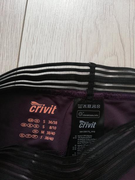 Športové legíny, 36