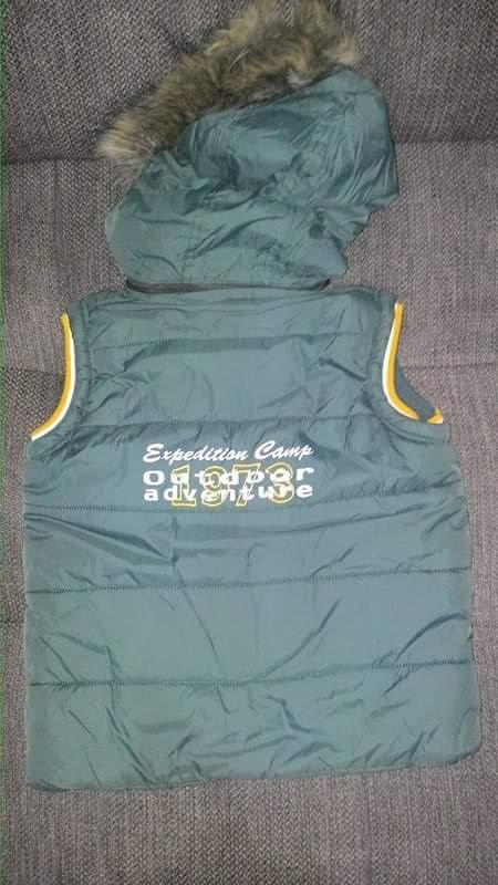 Chlapčenská nová vesta, 110