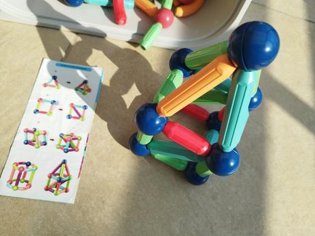 Magnetická stavebnica značky stem 142 dielov, 