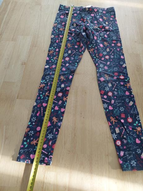 Vianočné legíny, 158