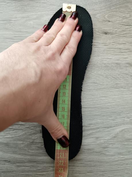 Nepremokavé topánky, 33