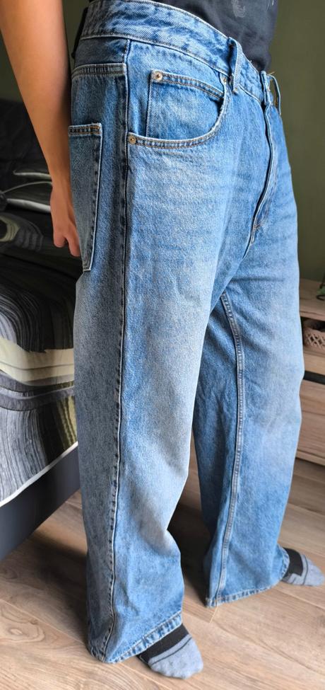 Moderné široké rifle, bershka,42
