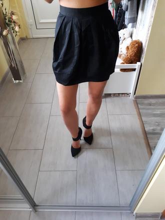 Čierna balónová sukňa, 36