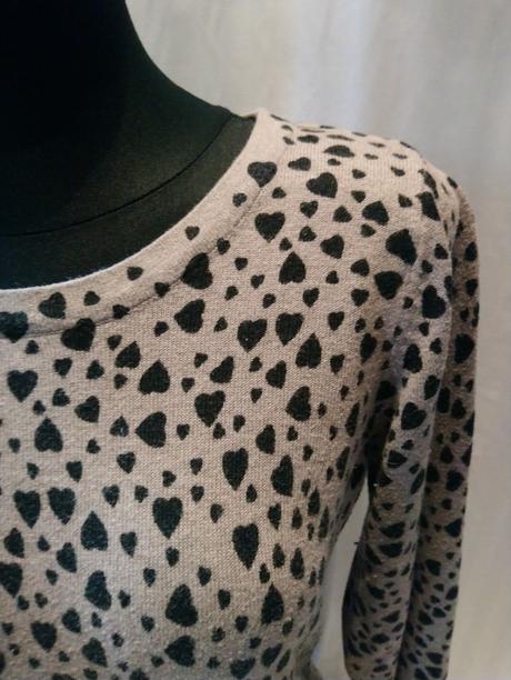 Dámsky predĺžený pulóvrikový sivý top so srdiečkam, marks & spencer,xs