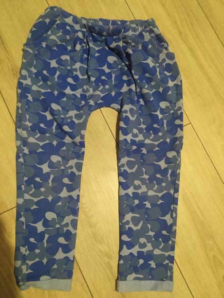 Tepláky pudlove, 122