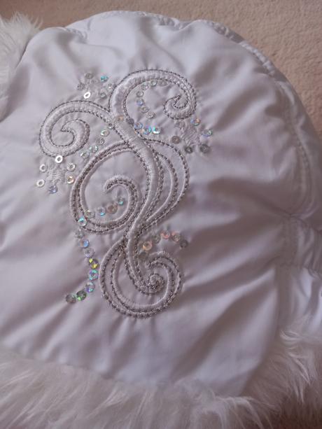 Čiapka-baranica, broel