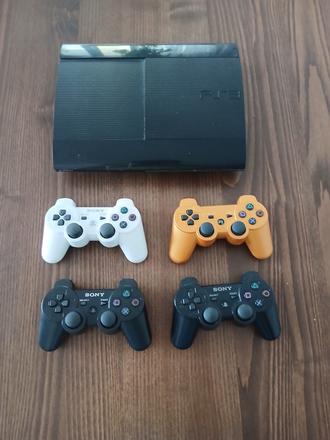Playstation 3 super slim,