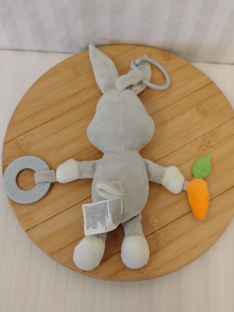 Zajačik bugs bunny hrkálka hryzadlo baby looney tu,