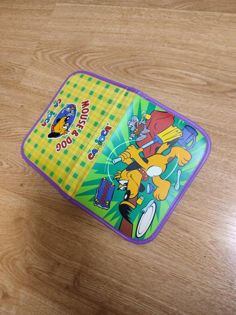 Peračník s voskovkami, 