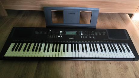 Klávesy yamaha ew 310 s dynamikou, 