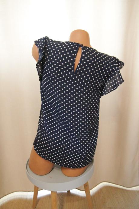 Modrá bodkovaná blúzka s, s