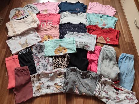 Balík vecí pre dievča vo veľkosti 3-4 roky, 104–116