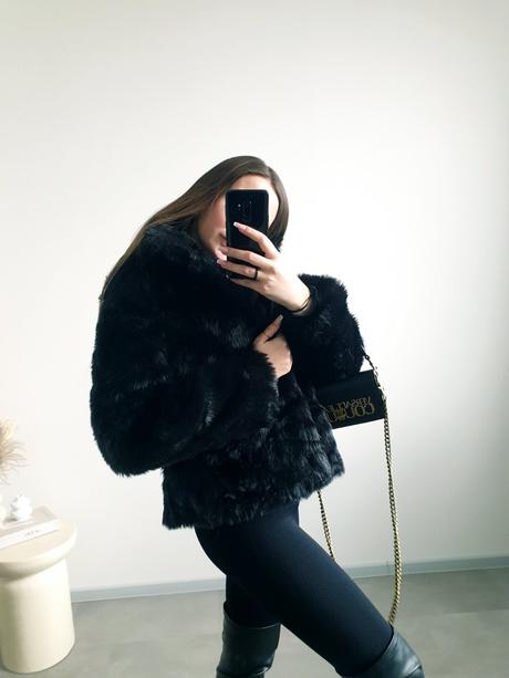 Čierny kožuch m, camaieu,m