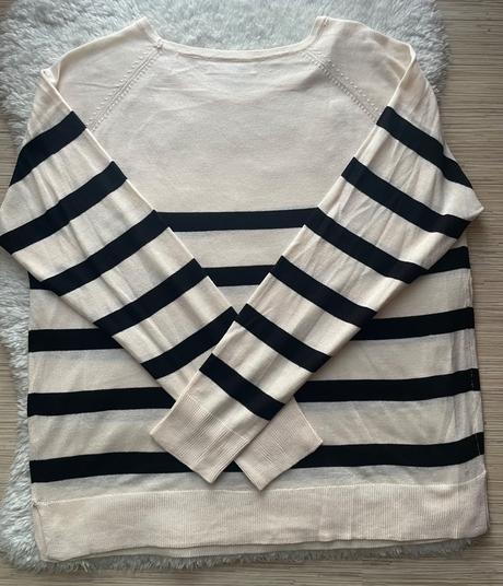 Pasikavy kremovo cierny tenky svetrik, sinsay,m