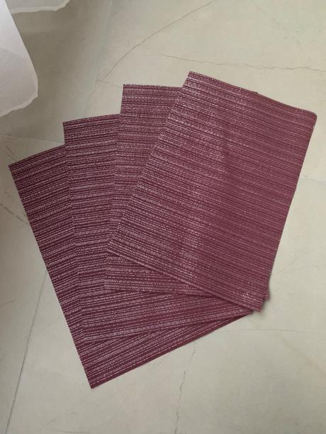 Prestieranie - podložky pod taniere, 