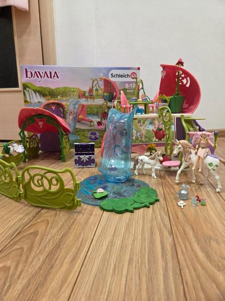 Schleich trblietajúci kvetinový dom 42445, 