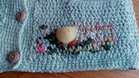 Háčkovaný svetrík s klobúčikom, 80