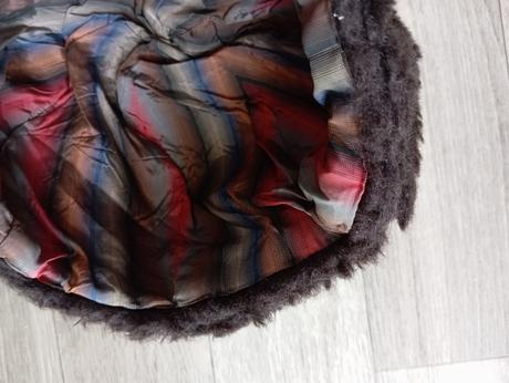 Stará tmavohnedá baranica čiapka, 