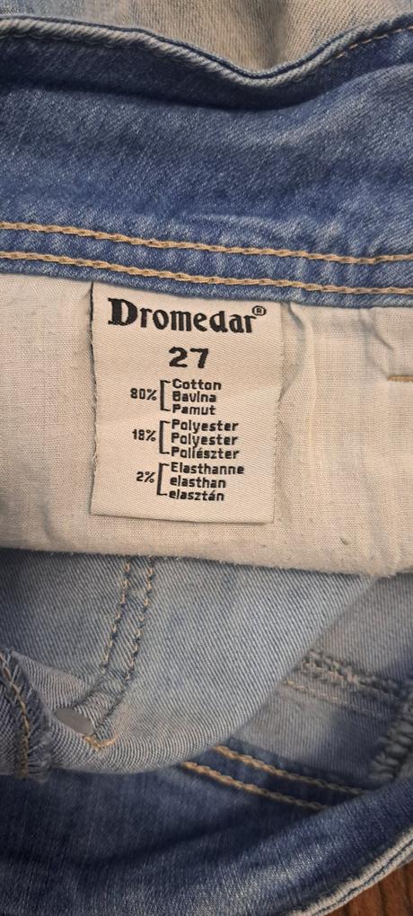 Kraťasy, dromedar,s