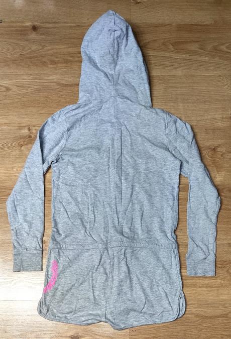 Sivy overal s kapucnou, 36