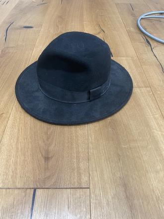 Pekny klobuk na jar hugo boss, hugo boss