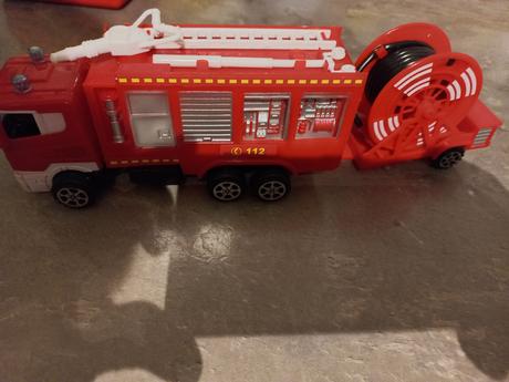 Poziarnicke auto s privesom, 