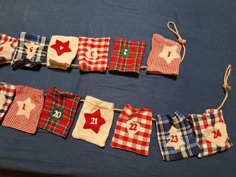 Adventný kalendár ručne robený, 
