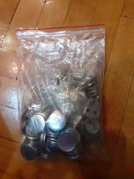 Komponenty na odznaky, 