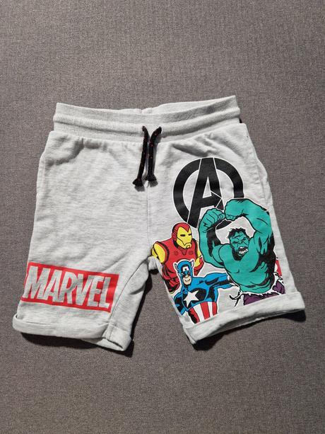 Teplákové kraťasy marvel, tesco,110